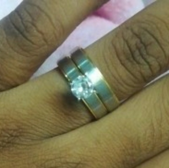 Ladie's size 7 wedding set - Picture 2 of 4